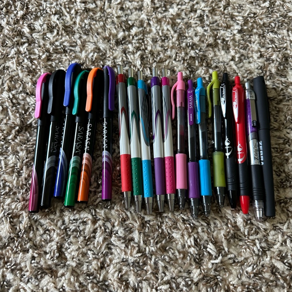 Mixed Colored Gel and Ballpoint Pen Lot